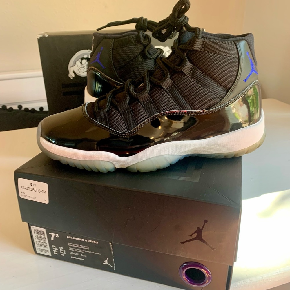 2016 space jam Jordan 11